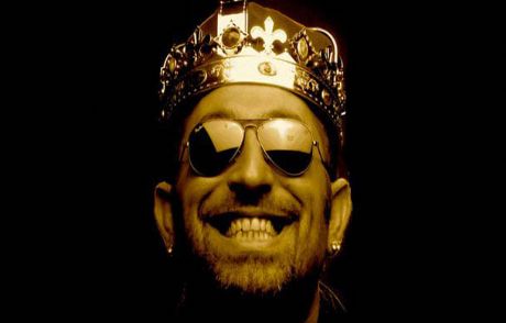 Cem Yılmaz hayranlarına üzücü haber