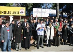 Öğretmenler Yılın İlk Mesai Günü Eylem Yaptı