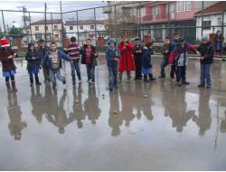 Bilgisayarın Olumsuz Etkisinden Eski Oyunları Oynayarak Kurtuldular