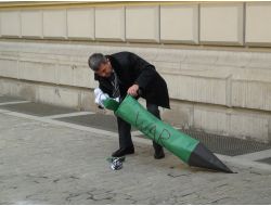 Almanya Başkonsolosluğu’nda Füzeli Eylem