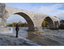 Antalya'da Selçuklu Eserleri Birbir Ayağa Kaldırılıyor