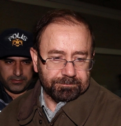 Ersöz'e Silahlı Şüpheli Ziyareti