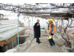 Ankara Kalesi'nde Bursa Evi Yükseliyor