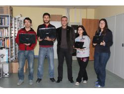 Lisans Öğrencilerine Ödünç Notebook Veriyor