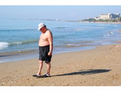 Güneşi Gören Turistler, Denize Girdi