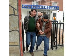 'Erzak Verereceğiz' Diyerek Kandırdıkları Yaşlıları Soyan 2 Şüpheli Yakalandı