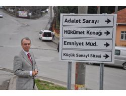 Alaplı’da Yön Levhaları Asıldı