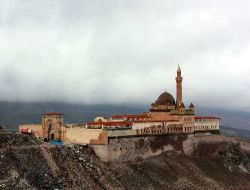 Tarihi İshakpaşa Sarayı'nı Bu Yıl 120 Bin Turist Ziyaret Etti