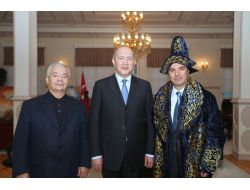 Kazakistan Kızılorda Valisi Bayanoviç'ten Eyüp Sultan’a Ziyaret