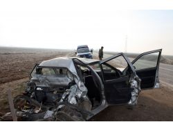 Öğretmenlerin Otomobiline Kamyon Çarptı.: 1'i Ağır 3 Yaralı