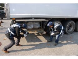 ET YÜKLÜ KAMYONDAN ESRAR ÇIKTI!