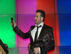 Şair Bedirhan Gökçe Belçika'da Sevenleri İle Buluştu