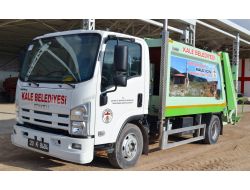 Kale Belediyesi’ne Yeni Çöp Aracı Hibe Edildi