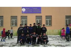 E-mail İle Yardım İstediler, Gelen Kargoyla Sevindiler