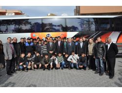 Şehitlerle Kucaklaşmak İçin Sarıkamış'a Tarsus'tan 47 Öğrenci Uğurlandı