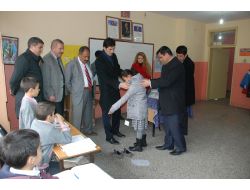 Aydıncık'ta 2 Bin 97 Öğrenciye Kışlık Kıyafet Dağıtıldı