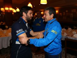 Fenerbahçe'de Gökhan Gönül'ün Doğum Günü Kutlandı