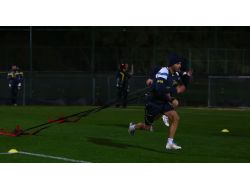 Fenerbahçe, Salonda Ve Sahada Kuvvet Çalıştı