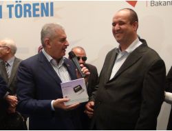 Bakan Yıldırım İzmir’de 400 Engelliye 'Gören Gözlük' Dağıttı