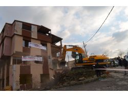 Kentsel Dönüşümde 148 Konuta Kepçe Vuruldu