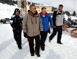 Bülent Arınç'ın Telesiyej Keyfi