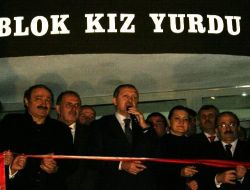 Başbakan Erdoğan Öğrenci Yurdu Açılışı Yaptı