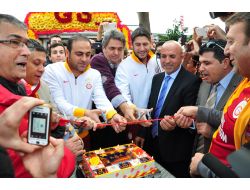 Şaş Ve Davala Lokal Açılışına Katıldı