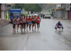 Kurtuluş Maratonu'nda Tekerlekli Sandalye İle Yarıştılar