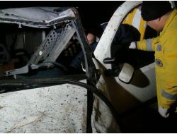 Yaralı Sürücü Hurdaya Dönen Aracını Bırakmadı