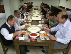 Kırıkkaleli Memurlar Arabaşı Yemeğinde Bir Araya Geldi