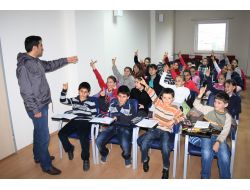 Gençlik Merkezi'nde Öğrenciler İçin İngilizce Kursu Açıldı