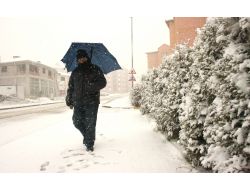 Sakarya'da Kar Yağışı Etkili Oluyor..