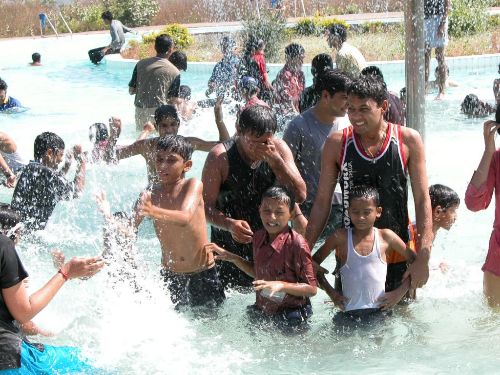 Sağlığınızı düşünüyorsanız her havuza atlamayın!