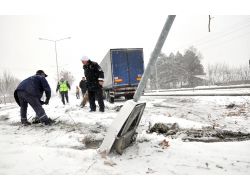 Kar Yağışı Beraberinde Kazaları Getirdi (Fotoğraf İçin)