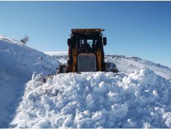 Elazığ'da Yolda Mahsur Kalan 7 Minibüs Ve Yolcusuna Ulaşıldı