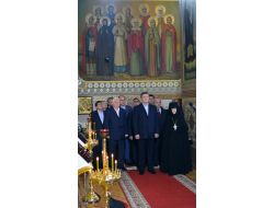 Yanukoviç, Noel Ayinine Katıldı