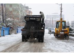 Malatya'da Karla Mücadele Çalışması 380 Personelle Yürütülüyor