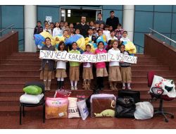 Harçlıklarıyla Suriye'deki Akranlarına Battaniye Aldılar