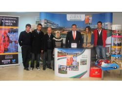 Zirve Üniversitesi'nden Suriyelilere Yardım