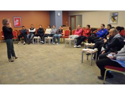Botaşsporlu Oyunculara Sporcu Psikolojisi Anlatıldı