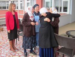 Ordu'da Karın Ayırdığı Üçüz Nineler Kavuştu