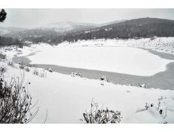 Yozgat’ta Soğuk Hava Göleti Dondurdu