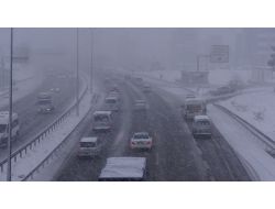 Kar, Trafikte Aksamalara Neden Oldu