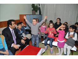 Vali Güzeloğlu Mersinli Anne Babaları Koruyucu Aile Olmaya Davet Etti