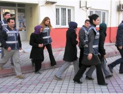 Dilenci Kılığında Hırsızlık Yapan 3 Kadın Yakalandı