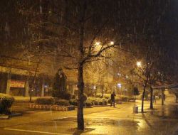 Batman’da Bir Saat Yağan Kar Geride Kartpostallık Görüntüler Bıraktı