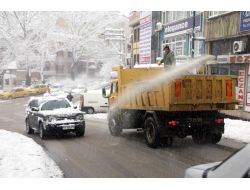 Bursa'da Ana Arterler Tuzlanıyor