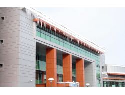 Yoğun Kar Yağışı Çatıların Çökmesine Sebep Oldu