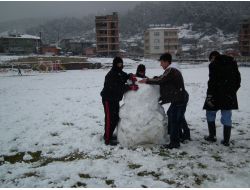 Yayladağı'nda Suriyeli Çocuklar Da Kar Sevinci Yaşadı