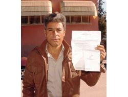 Bozuk Yol Ve Başıboş Köpekler Okula Gitmelerine Engel Oluyor